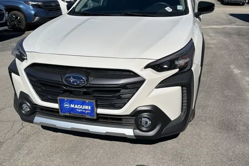 2025 Subaru Outback Limited photo 1