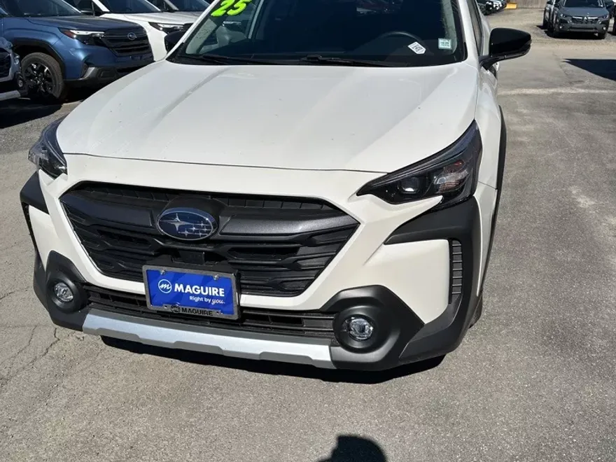 2025 Subaru Outback Limited photo 1