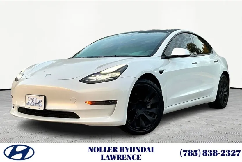 2023 Tesla Model 3 photo 1