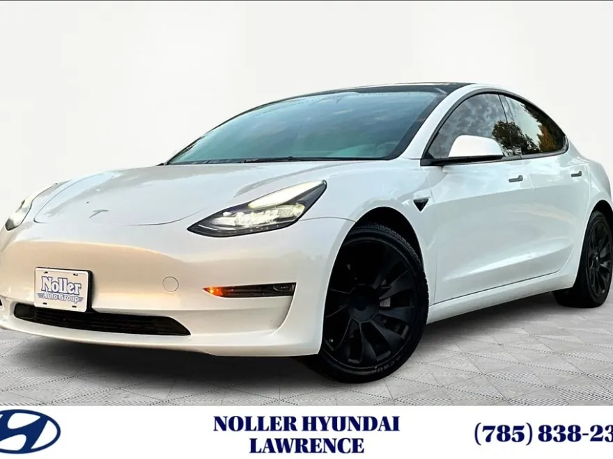 2023 Tesla Model 3 photo 1