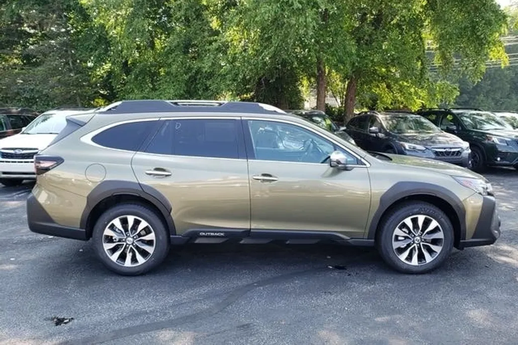 2025 Subaru Outback Touring XT photo 1