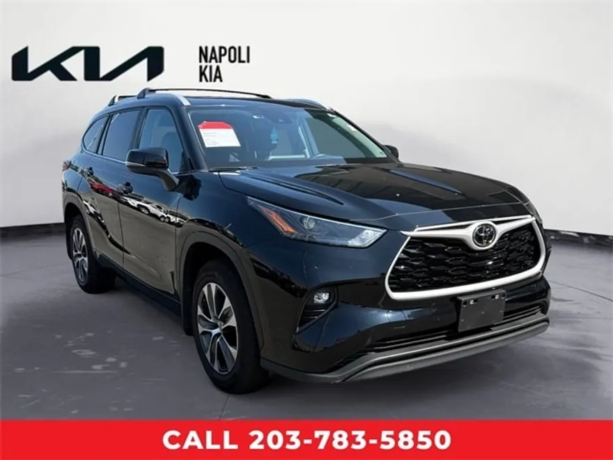 2023 Toyota Highlander L photo 1