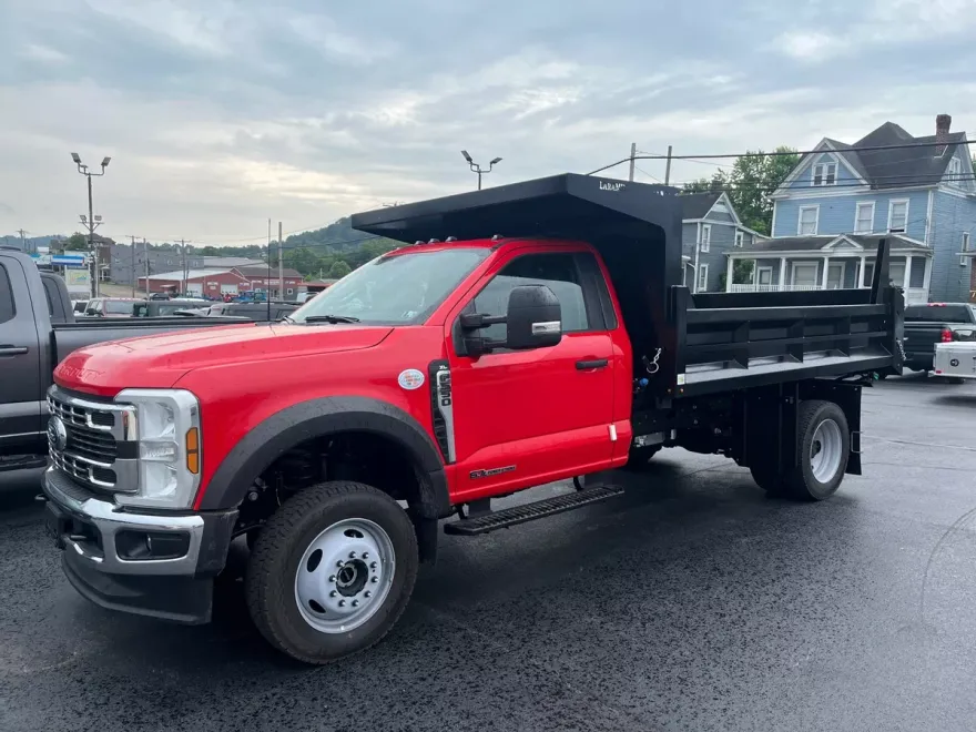 2025 Ford F-550 XL photo 1
