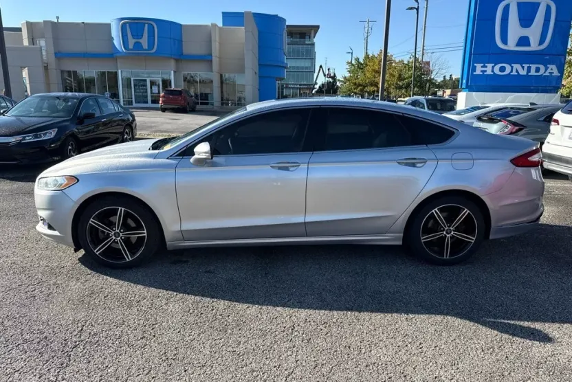 2014 Ford Fusion SE photo 1