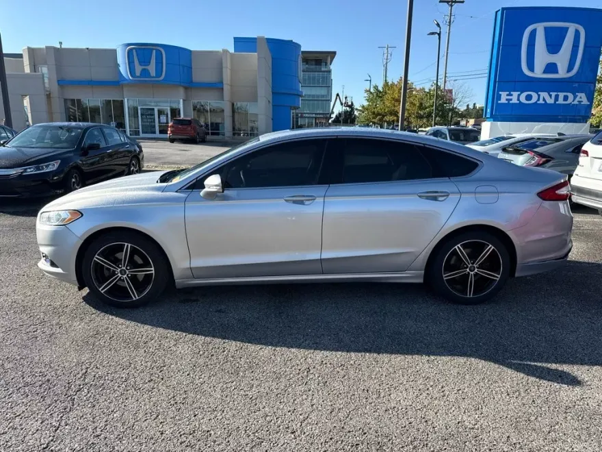 2014 Ford Fusion SE photo 1