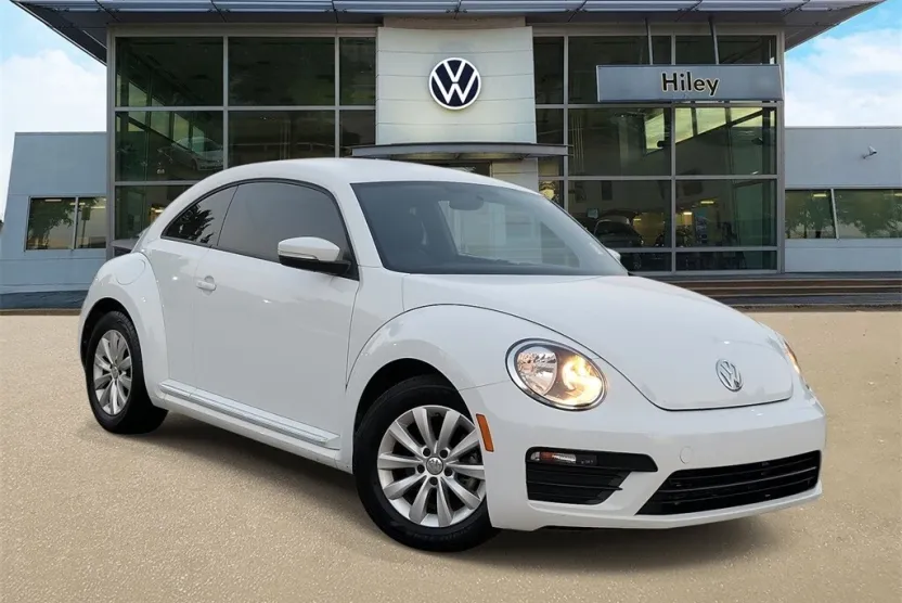 2019 Volkswagen Beetle S photo 1