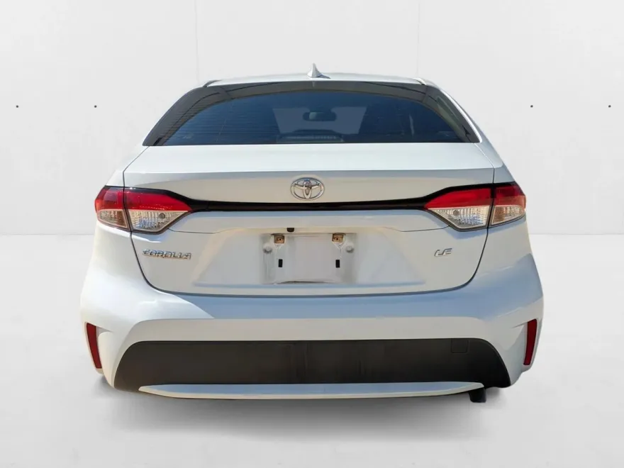 2020 Toyota Corolla LE photo 1