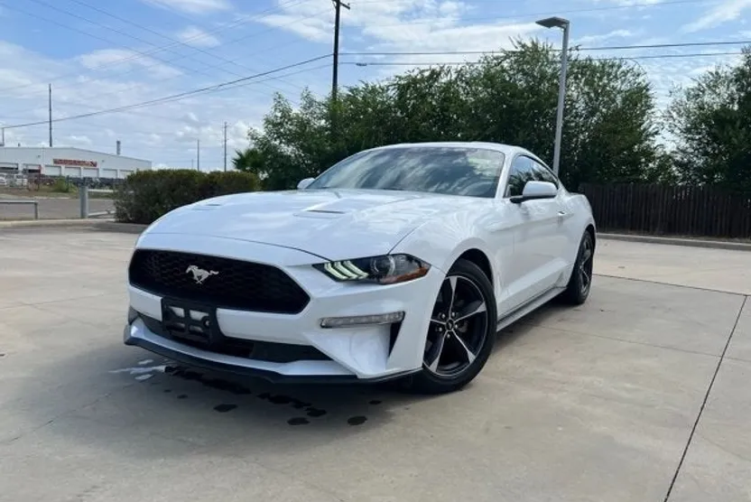 2022 Ford Mustang EcoBoost photo 1