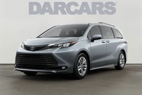 2025 Toyota Sienna XLE photo 3