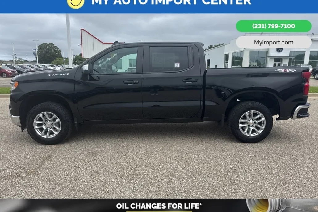 2025 Chevrolet Silverado 1500 LT photo 1