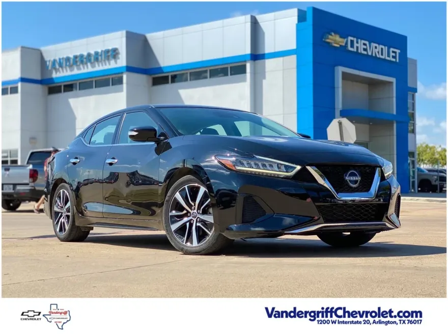 2023 Nissan Maxima SV photo 1
