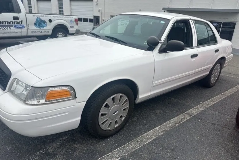 2011 Ford Crown Victoria Police Interceptor photo 1