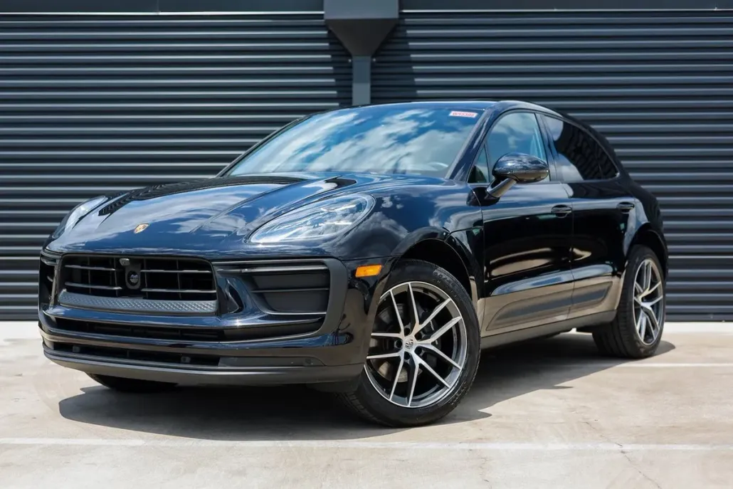 2025 Porsche Macan Base photo 1