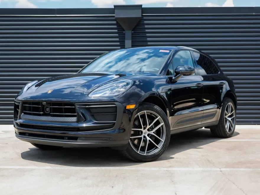 2025 Porsche Macan Base photo 1