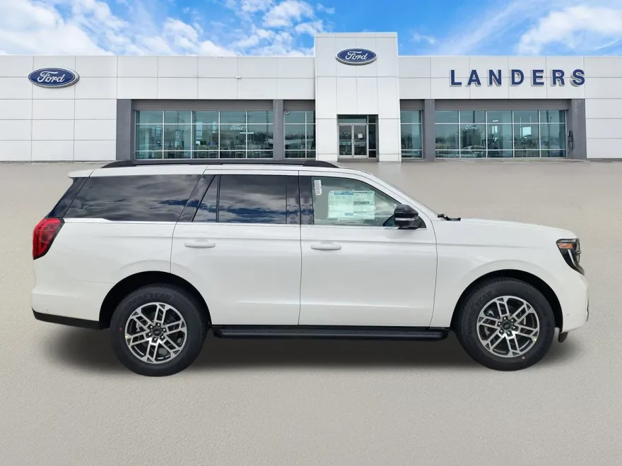 2025 Ford Expedition photo 1