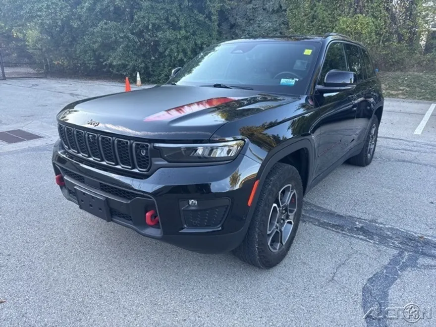 2022 Jeep Grand Cherokee Trailhawk photo 1