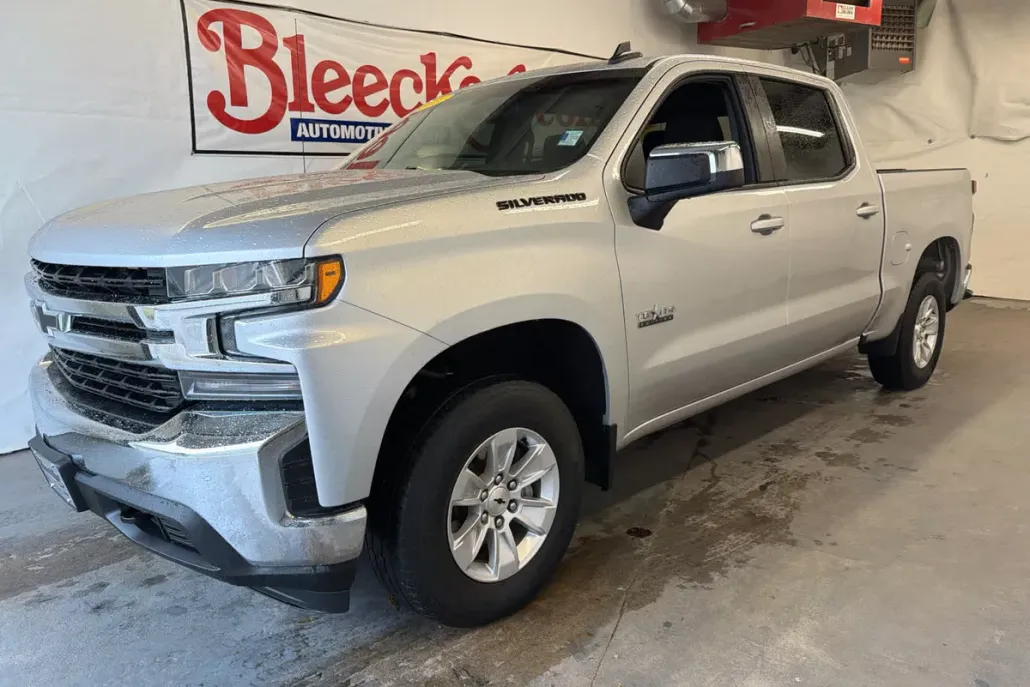 2021 Chevrolet Silverado 1500 LT photo 1
