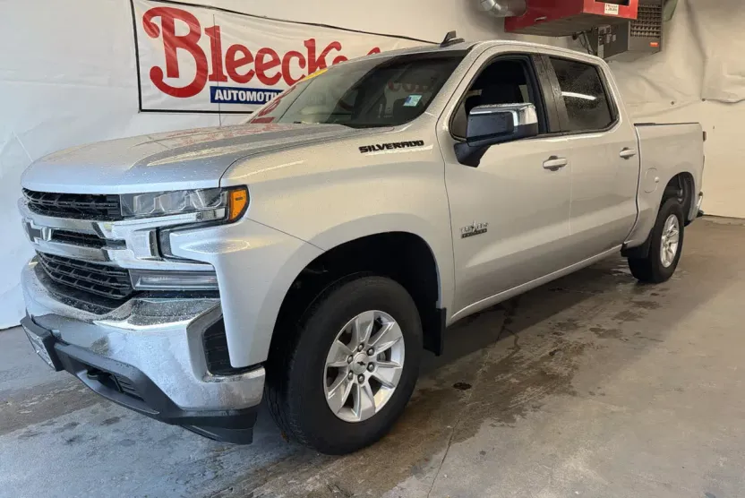 2021 Chevrolet Silverado 1500 LT photo 1
