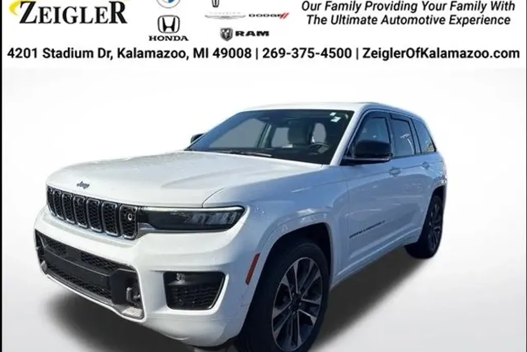 2022 Jeep Grand Cherokee Overland photo 1