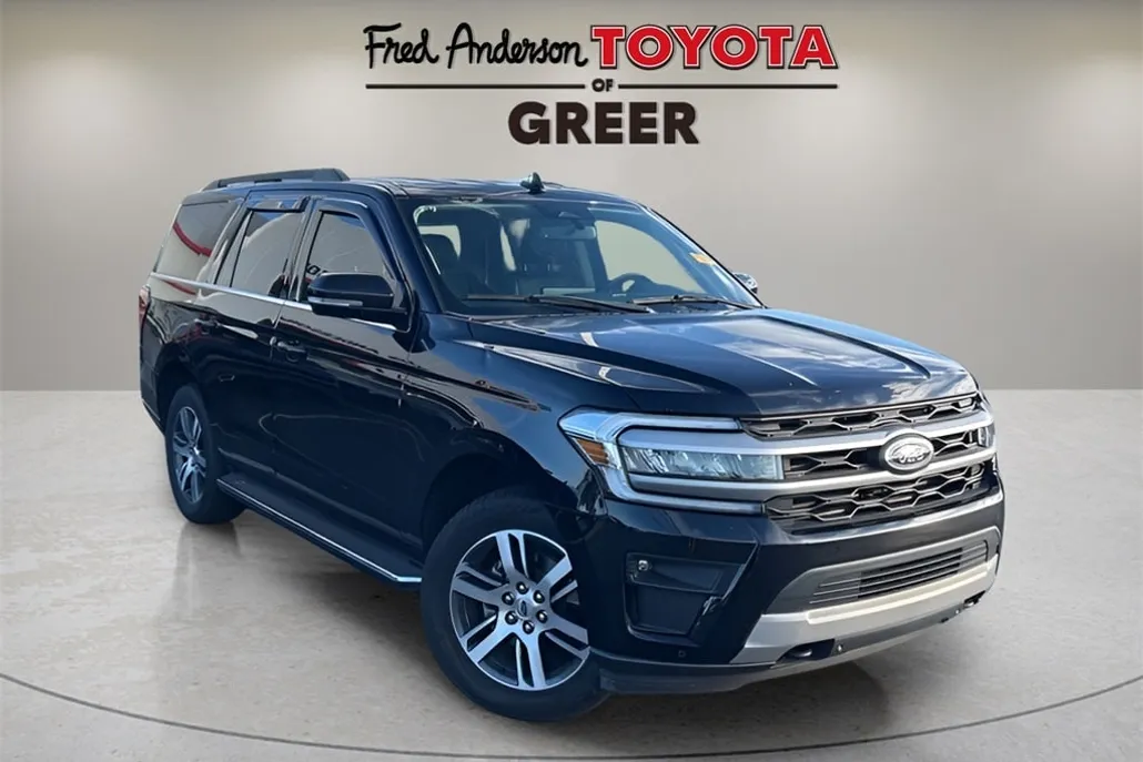 2022 Ford Expedition XLT photo 1
