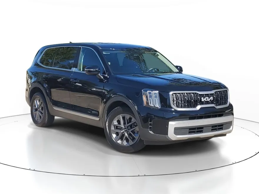 2024 Kia Telluride LX photo 1
