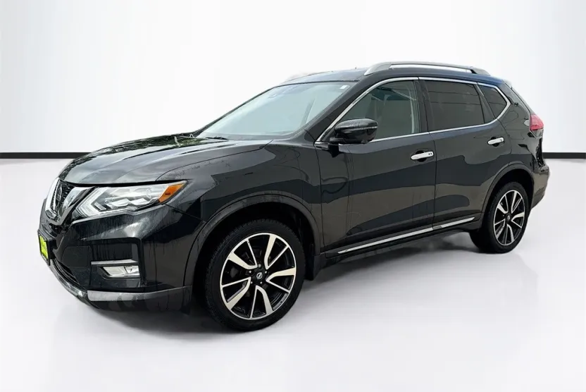 2017 Nissan Rogue SL photo 1