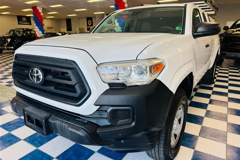 2020 Toyota Tacoma SR5 photo 1