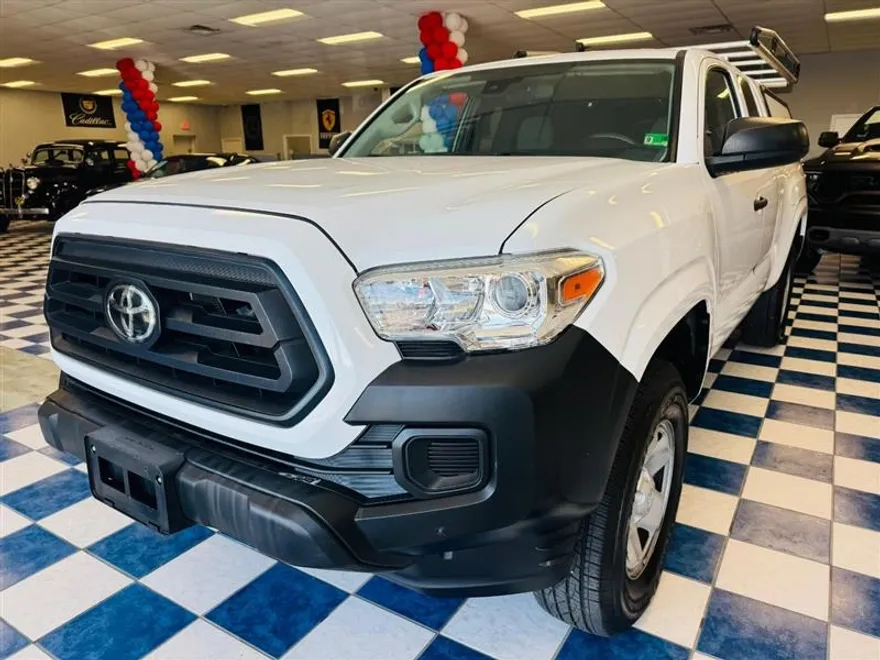 2020 Toyota Tacoma SR5 photo 1