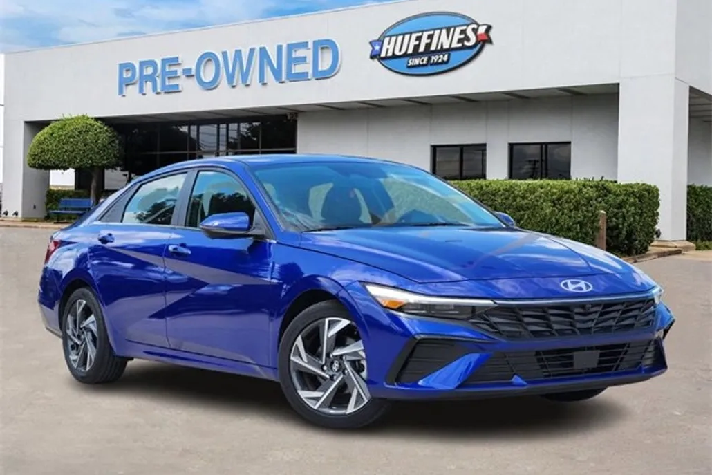 2024 Hyundai Elantra Limited photo 1