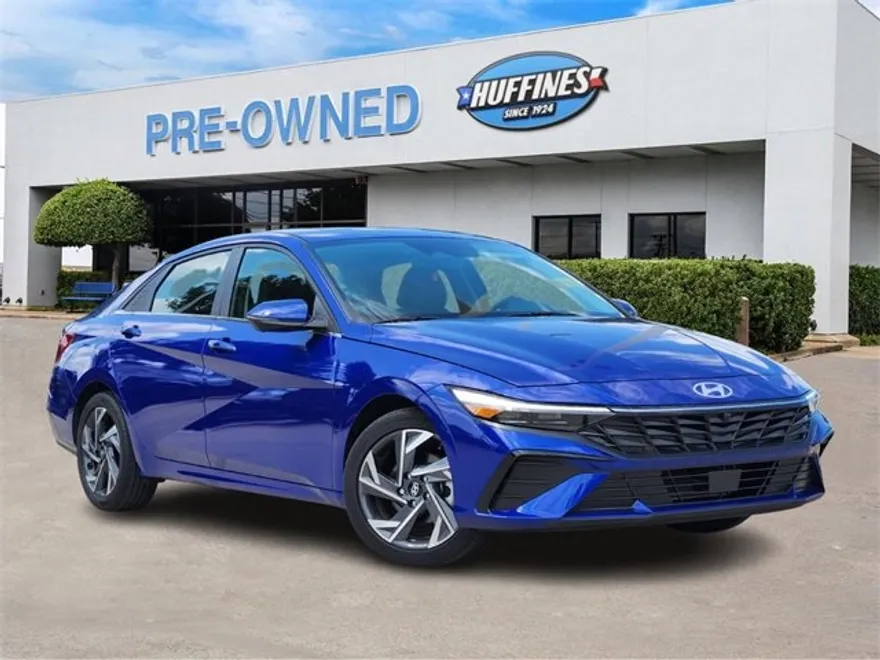 2024 Hyundai Elantra Limited photo 1