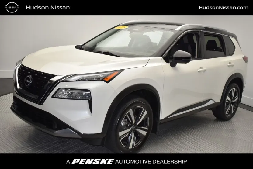 2023 Nissan Rogue SL photo 1