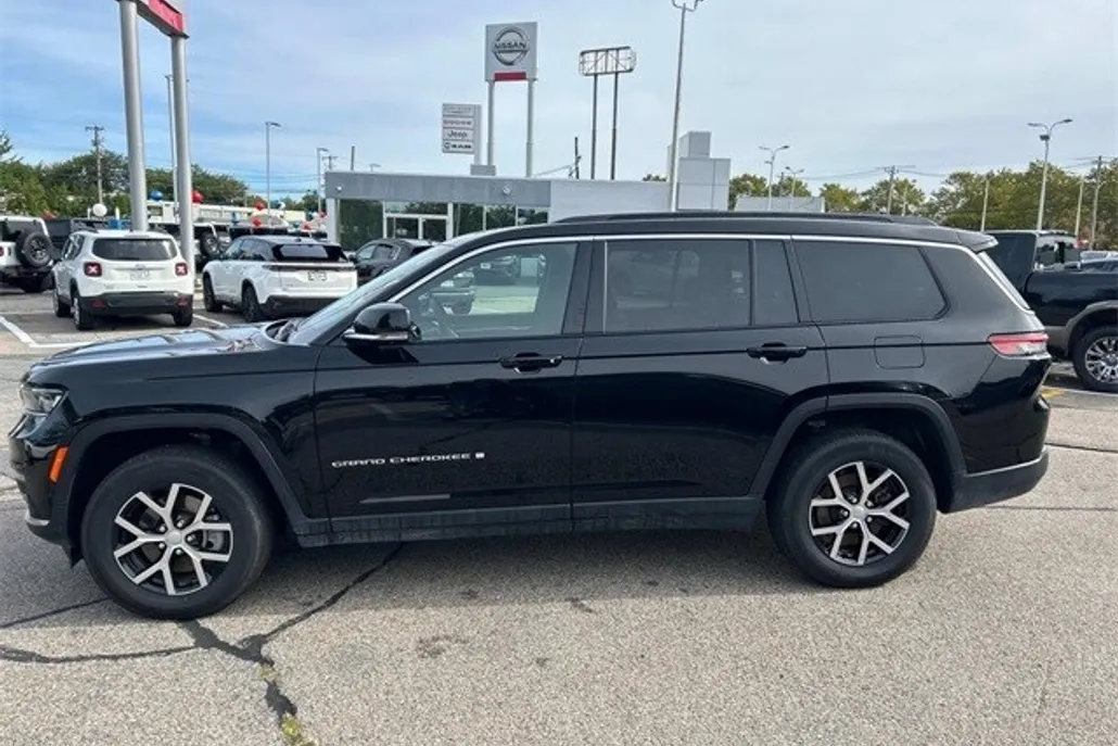 2024 Jeep Grand Cherokee Limited photo 1