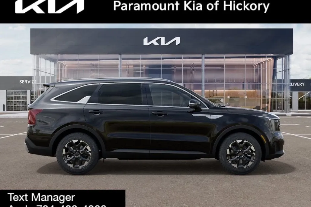 2025 Kia Sorento S photo 1