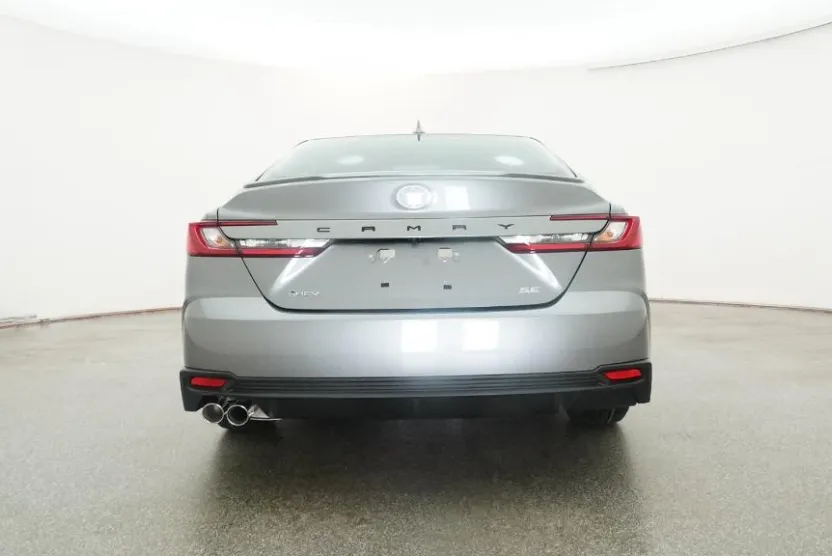 2025 Toyota Camry SE photo 1