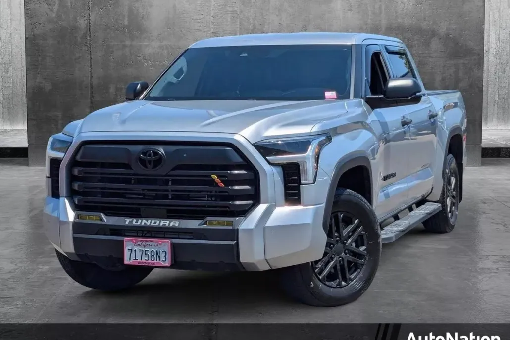 2022 Toyota Tundra SR5 CrewMax photo 1