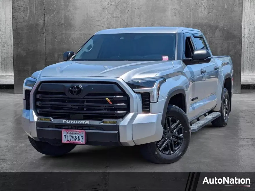 2022 Toyota Tundra SR5 CrewMax photo 1