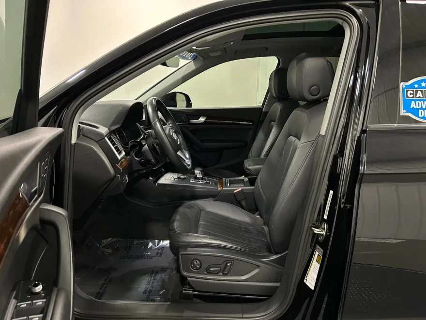 2018 Audi Q5 2.0T Premium Plus photo 1