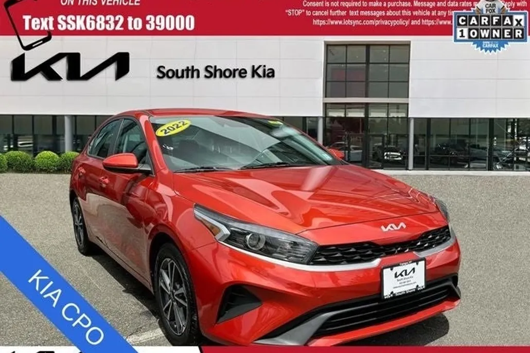2022 Kia Forte LXS photo 1
