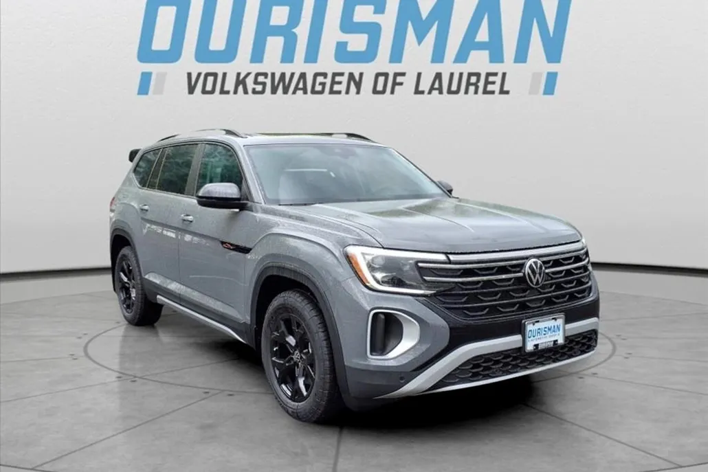 2025 Volkswagen Atlas Peak Edition SE photo 1