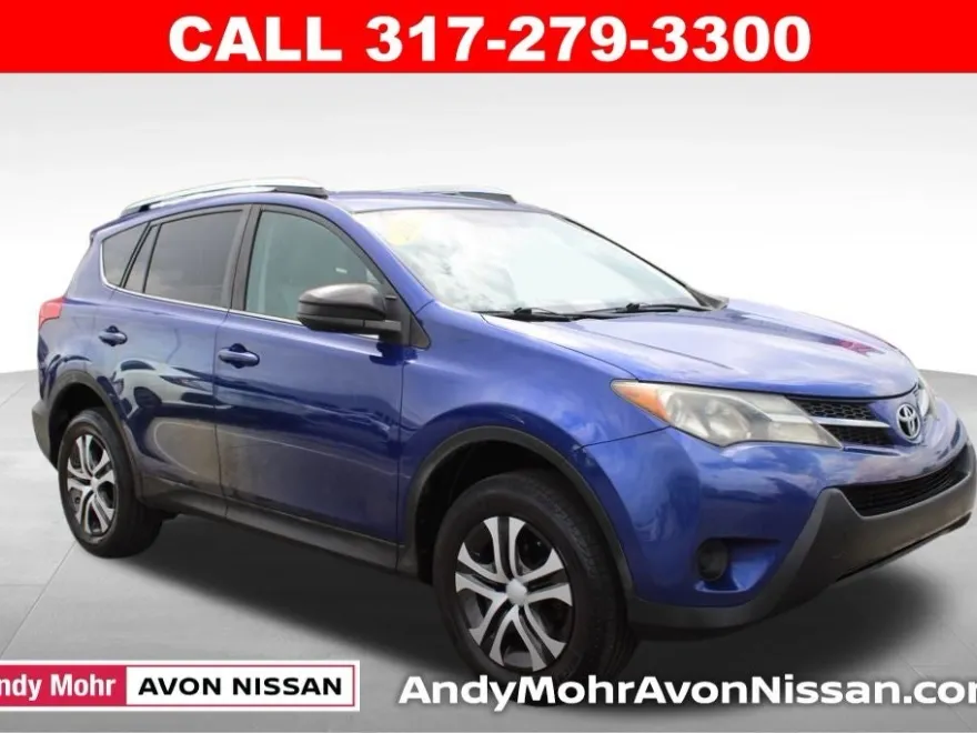 2015 Toyota RAV4 LE photo 1