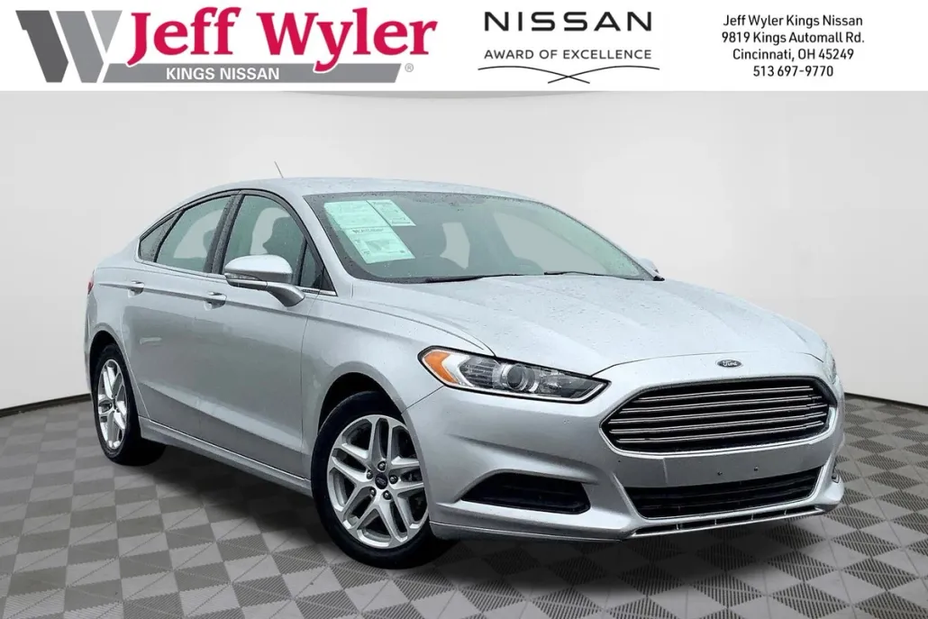 2016 Ford Fusion SE photo 1
