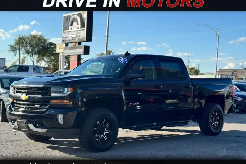 2017 Chevrolet Silverado 1500 LT photo 1