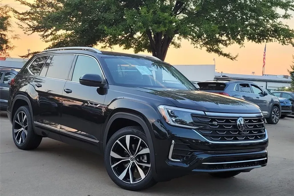 2026 Volkswagen Atlas SEL Premium R-Line photo 1