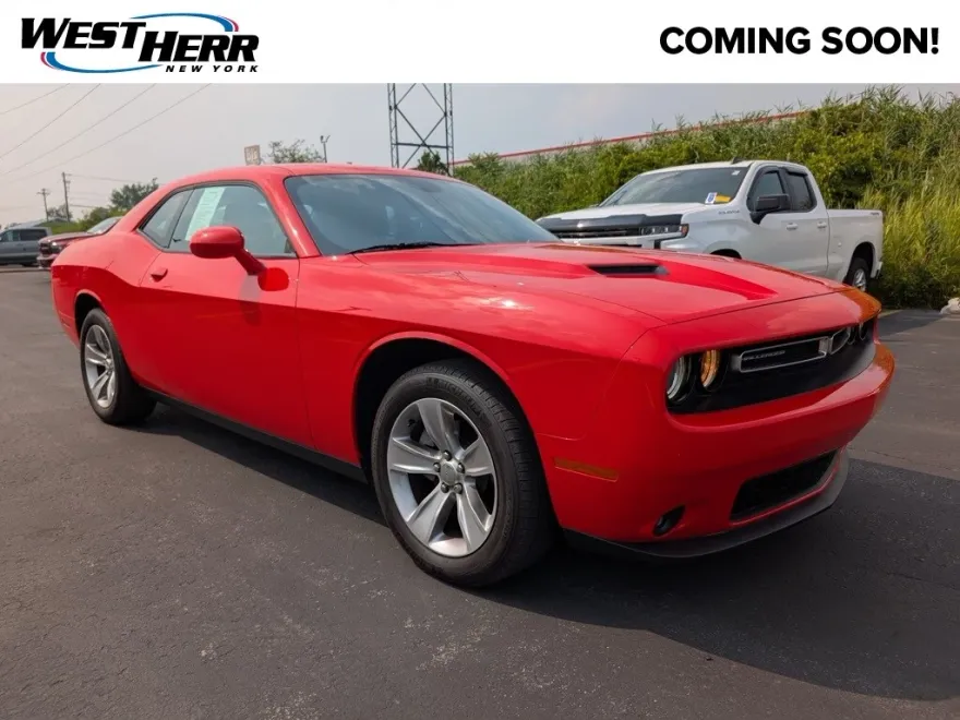 2021 Dodge Challenger SXT photo 1