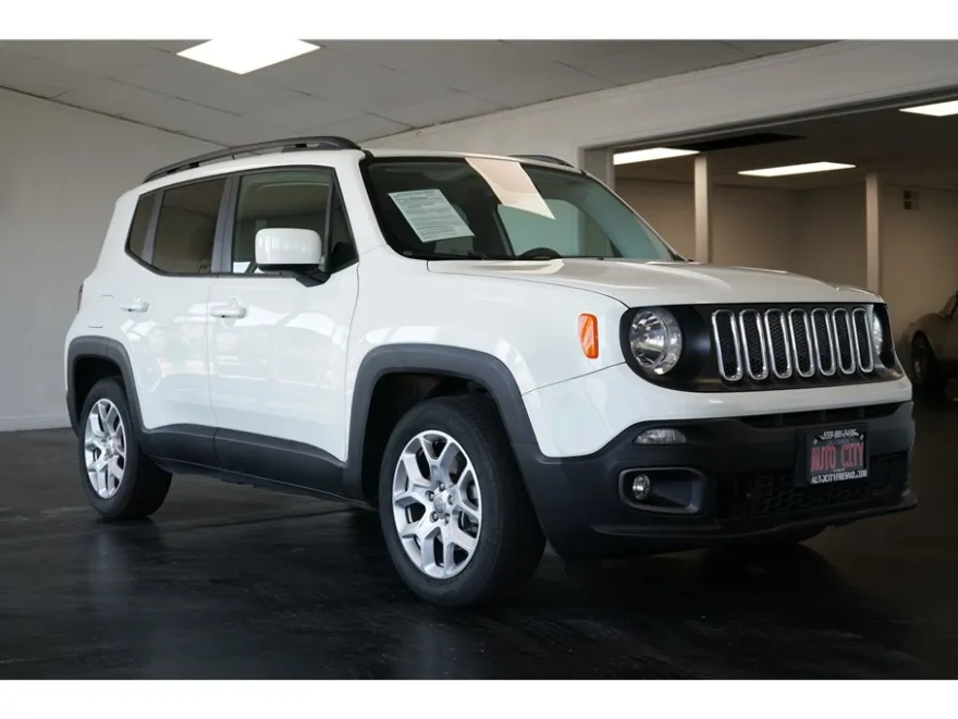 2017 Jeep Renegade Latitude Sport photo 1