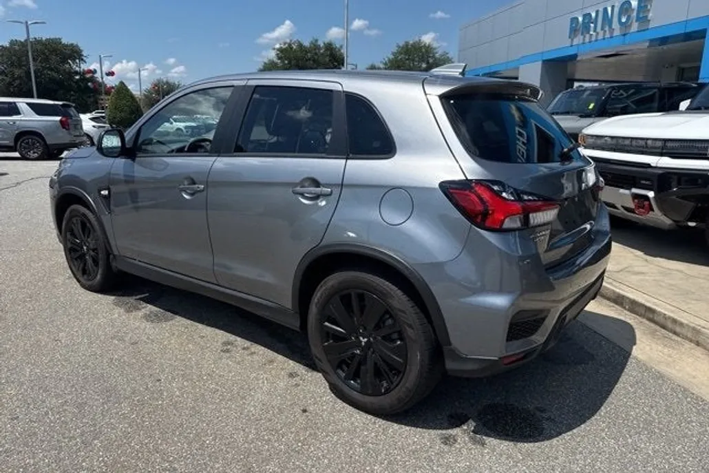 2024 Mitsubishi Outlander Sport S photo 1
