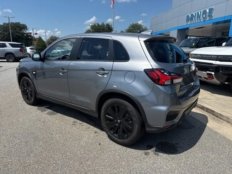 2024 Mitsubishi Outlander Sport S photo 1