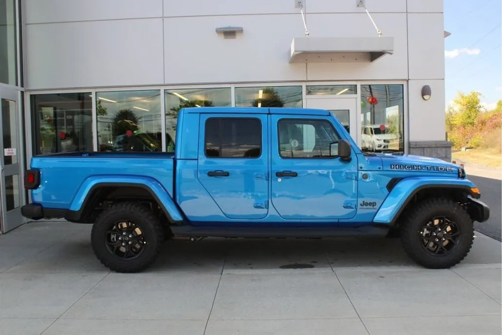 2025 Jeep Gladiator Sport photo 1