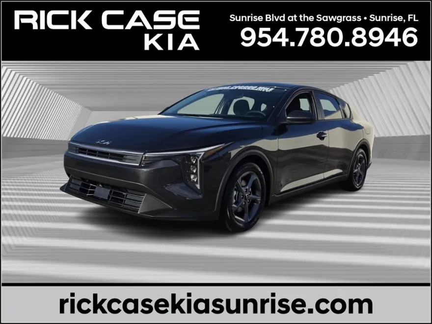 2025 Kia K4 LXS photo 1