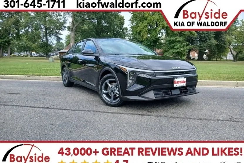 2025 Kia K4 LXS photo 1